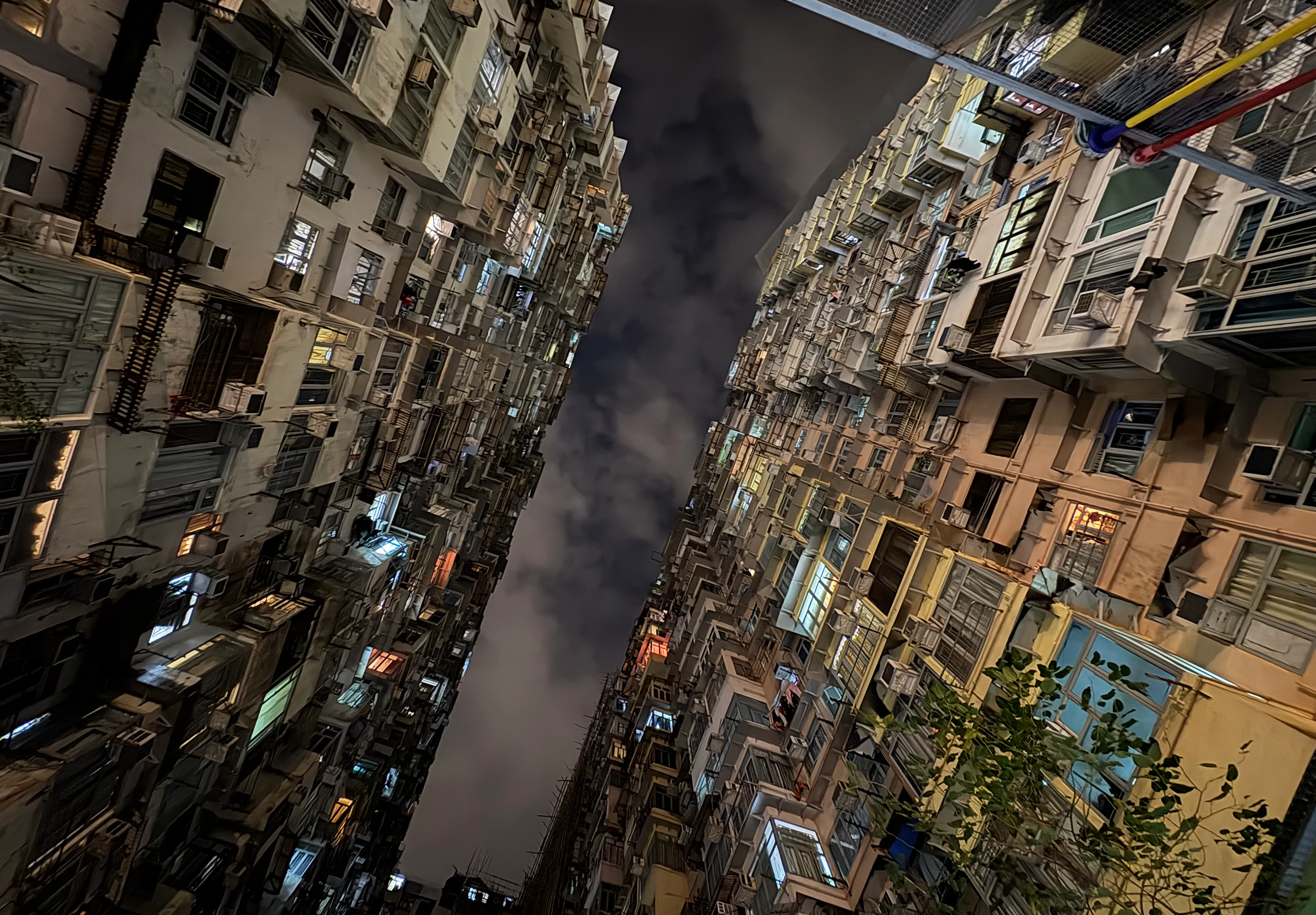 香港島、鰂魚涌（Quarry Bay）のいわゆるモンスターマンション